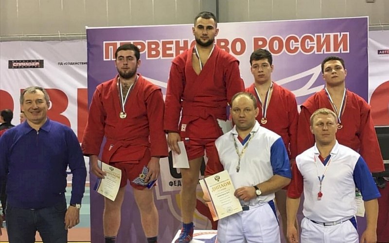  Свердловские самбисты завоевали два золота на молодежном первенстве России  