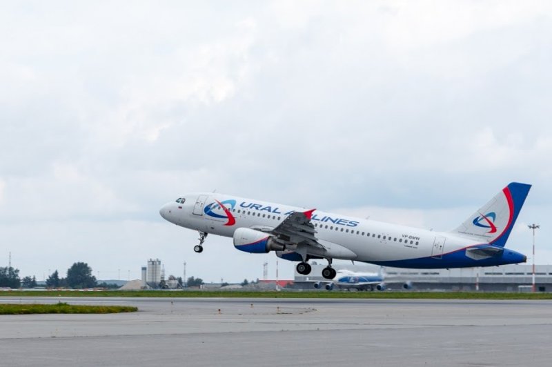«Уральские авиалинии» прекратили полеты из Екатеринбурга на Хайнань 