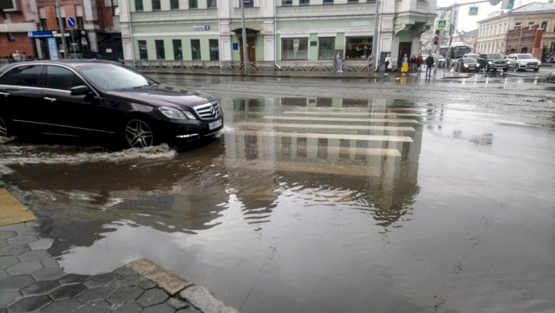 Из-за череды наводнений Минстрой РФ изучает варианты модернизации ливневой канализации