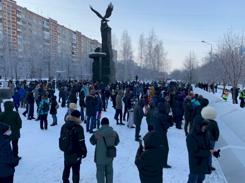 Провокации и задержания. В Челябинске прошел митинг сторонников Навального