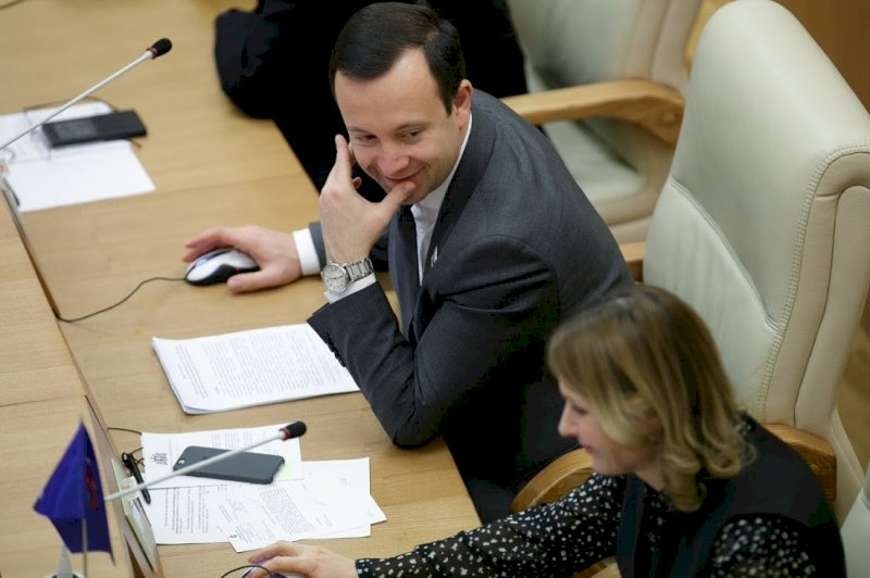 Свердловский депутат, попавшийся на лжи в декларации о доходах, останется в предвыборной гонке
