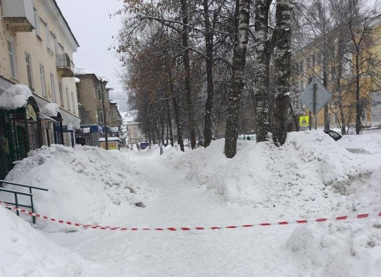 На Южном Урале осудили коммунальщиков, их-за которых на женщину с крыши дома рухнул снег 