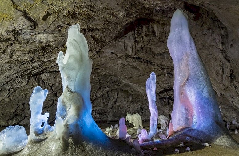 В ледяную пещеру в Башкирии спустятся инвалиды-колясочники