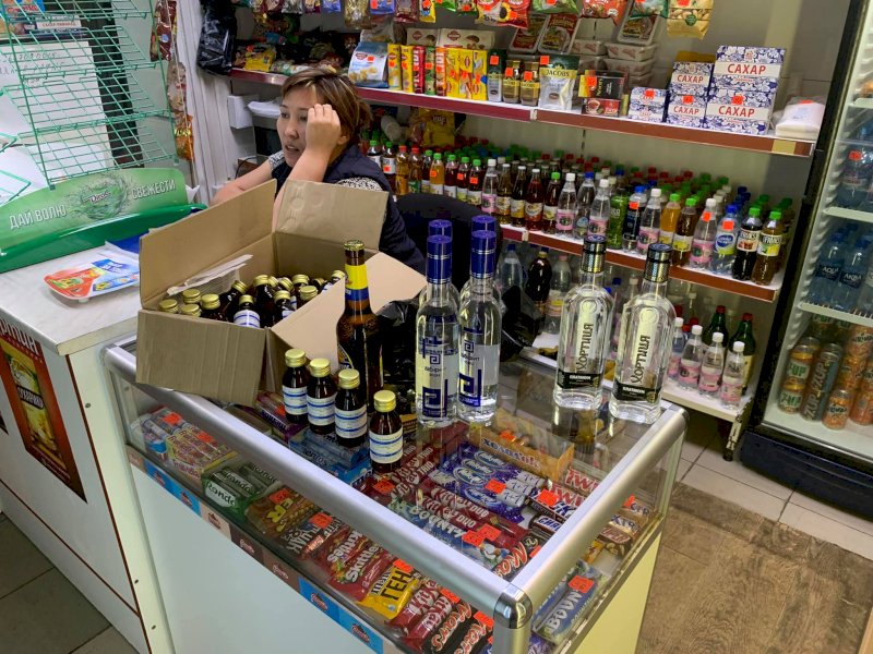 В Екатеринбурге в ритуальном магазине выявлена подпольная торговля алкоголем