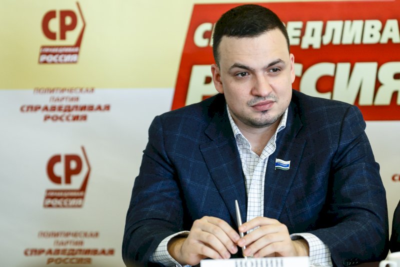 После проигрыша на выборах свердловский экс-депутат Госдумы Дмитрий Ионин подыскивает себе новую работу