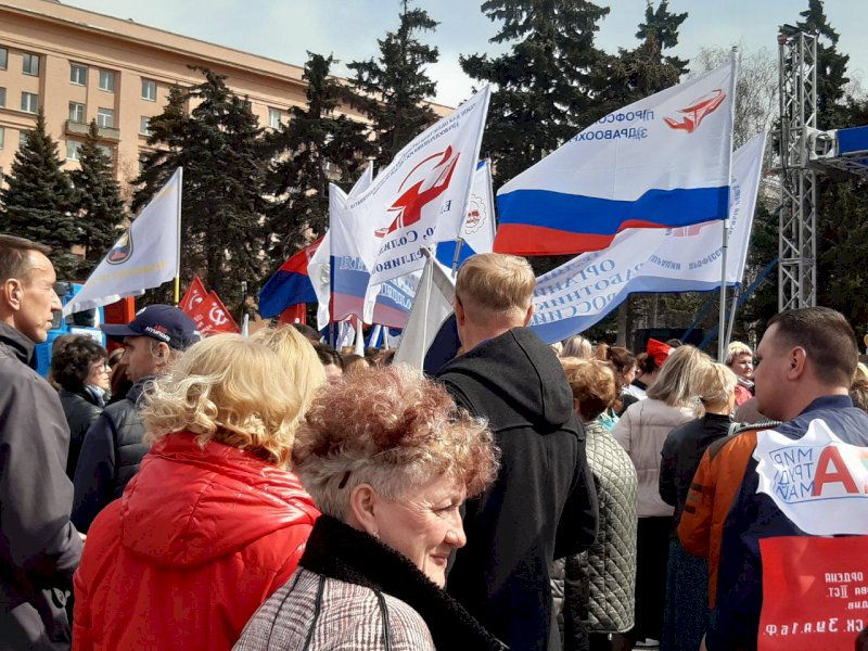 Поддержали Путина: митинг профсоюзов прошел в центре Челябинска