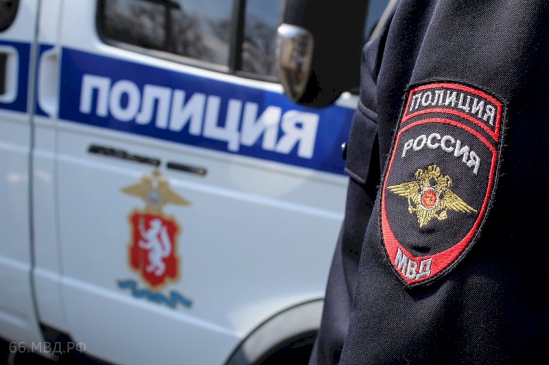 Полицейский в аэропорту Челябинска отказался от взятки