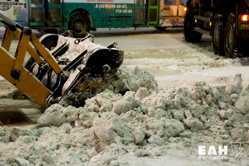 В Оренбурге шесть управляющих компаний плохо убирали снег во дворах