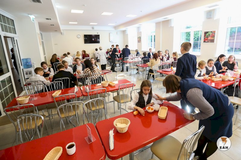 Нормативы бесплатного школьного питания утвердил мэр Екатеринбурга