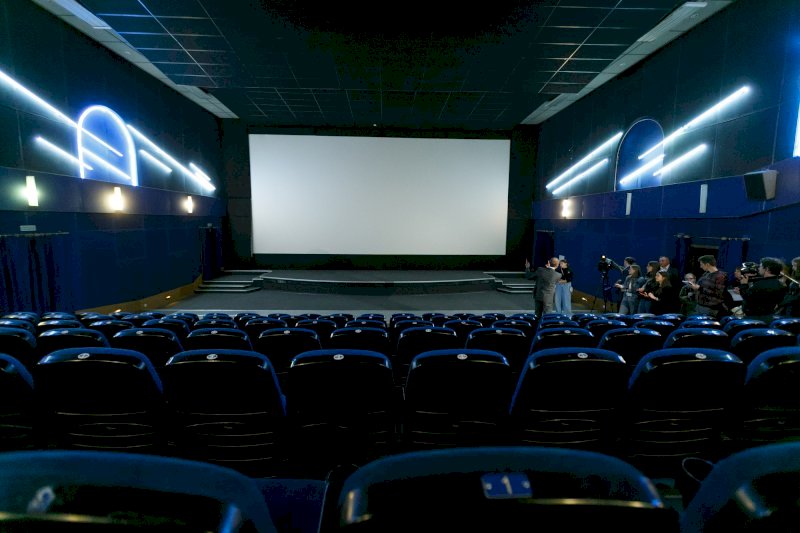 «К концу лета большинство залов закроется»: правительство РФ отказалось помогать кинотеатрам
