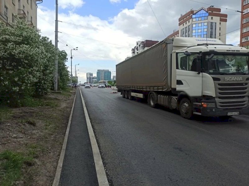 Водитель грузовика в Екатеринбурге переехал пенсионера