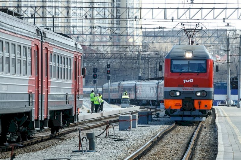 Дополнительные поезда запустят между Екатеринбургом и Москвой в февральские праздники