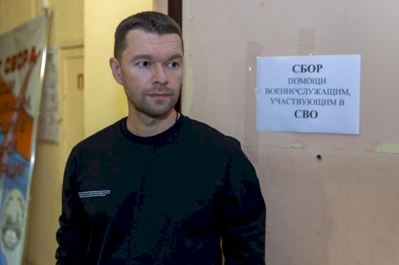 Депутат гордумы Екатеринбурга Алексей Вихарев передал оборудование артиллеристам в зону СВО