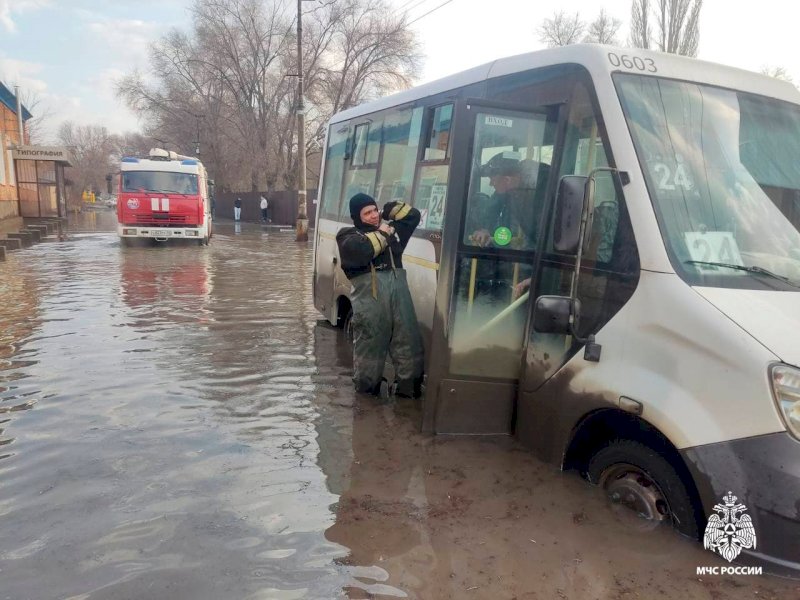 Паводковая обстановка: в Оренбуржье из-за большой воды эвакуировано почти 400 человек. ФОТО