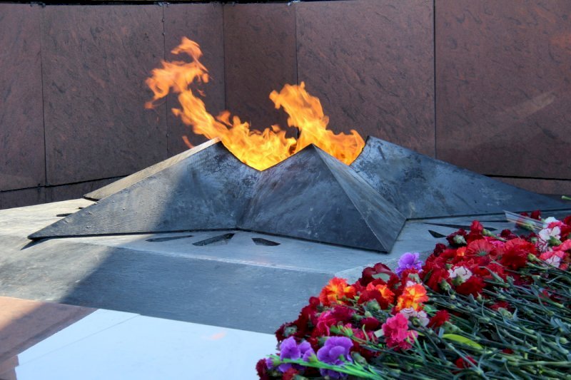 Челябинским главам поручили привести в порядок мемориалы ко Дню Победы 