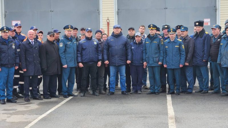 Башкортостан отправил тонны питьевой воды и группировку спасателей в Оренбуржье