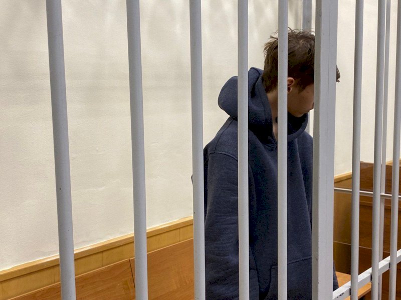 Школьника из Екатеринбурга, обвиняемого в двойном убийстве, оставили в СИЗО