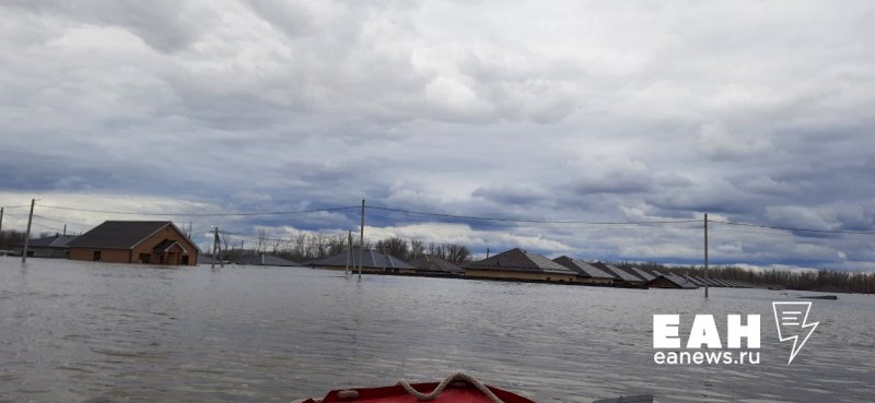 Уровень воды в реке Урал у Оренбурга снижается