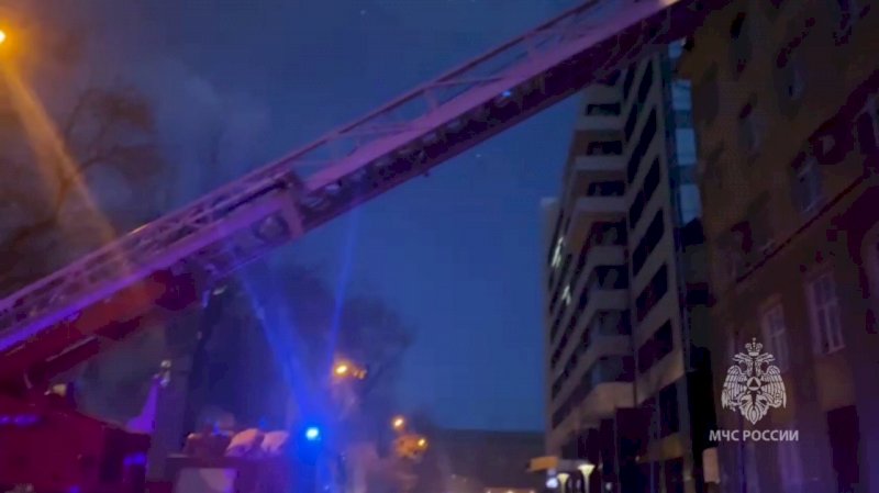 Пожар произошел в Уральском экономическом колледже в Екатеринбурге