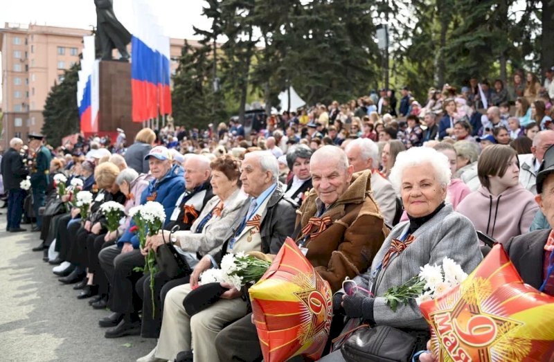 Увеличенные выплаты ко Дню Победы начали получать жители Челябинской области