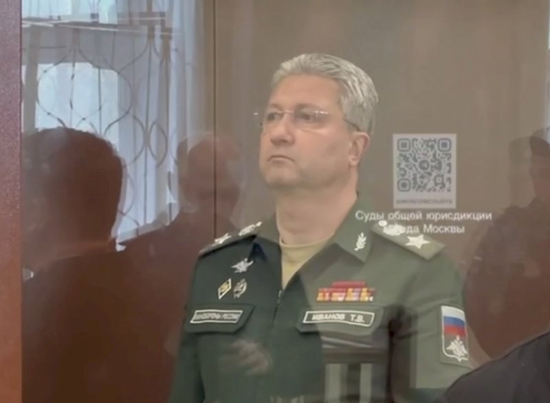 Замминистра обороны РФ отправили в СИЗО по делу о взятке