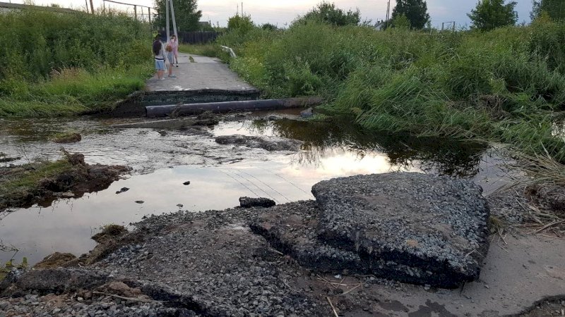 Вода начала покидать затопленные поселки в челябинском городе