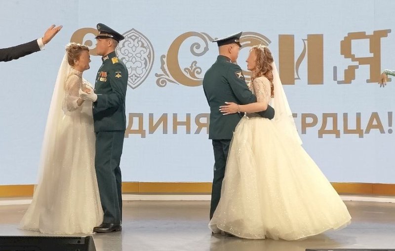 Две свадьбы сыграли участники СВО на праздновании 90-летия Челябинской области 