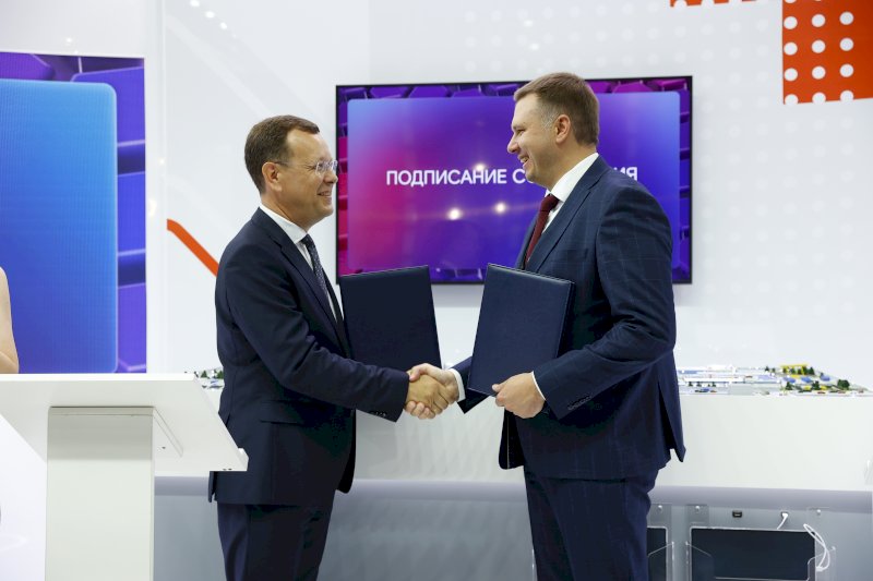 О совместной реализации цифровых проектов на «Иннопроме» договорились УБРиР и «Ростелеком»