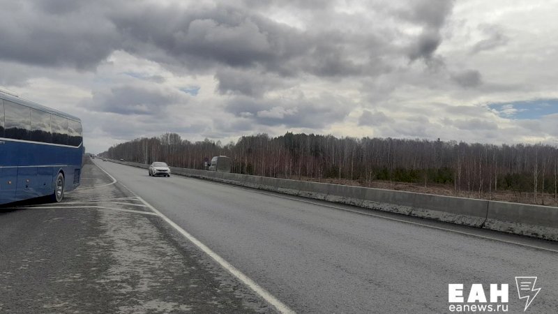 Сотрудники ДПС на трассе Челябинск - Екатеринбург задержали нетрезвого водителя с топором