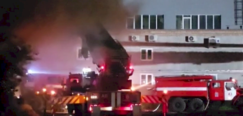Цеха по производству пенопласта загорелись в Челябинске