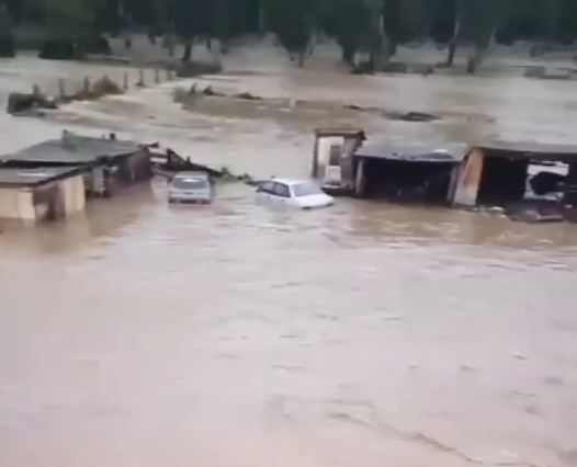 Три поселка эвакуируют из-за прорыва плотины в Челябинской области