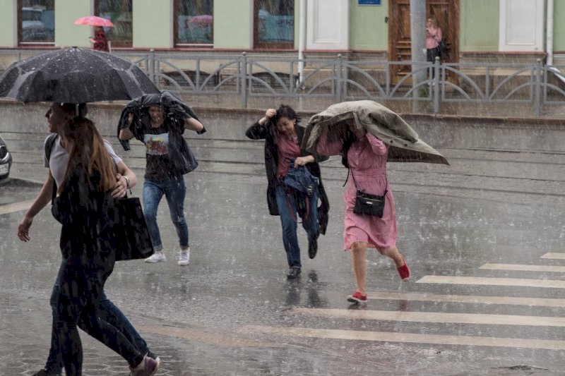 Дожди продолжат заливать Екатеринбург на этой неделе