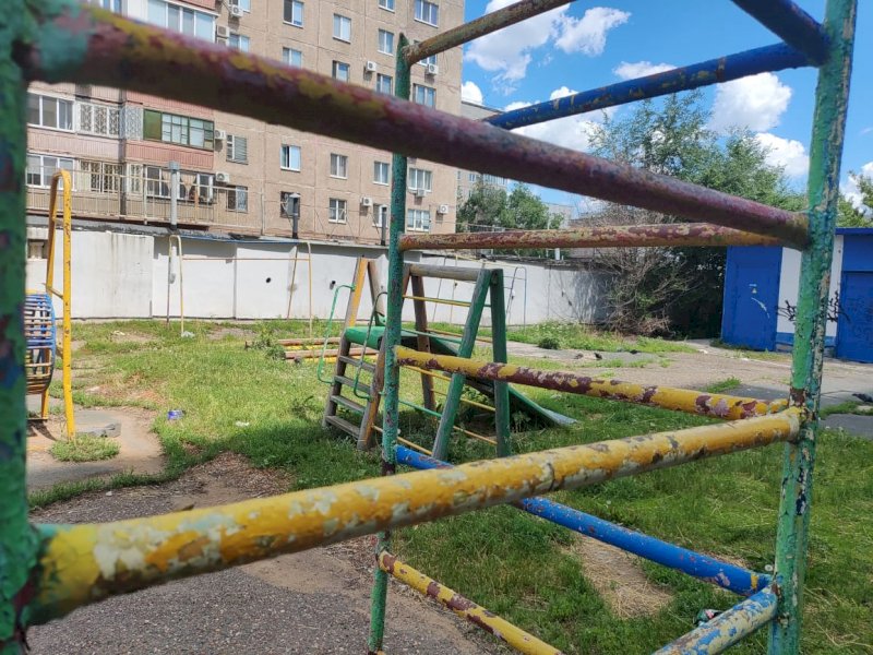 Названы худшие детские площадки в Оренбуржье