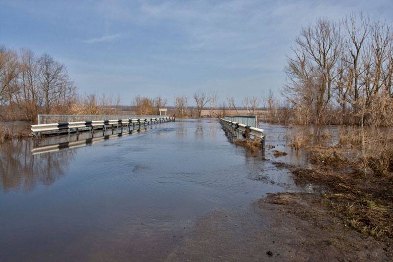Количество затопленных дорог увеличилось вдвое в Оренбуржье