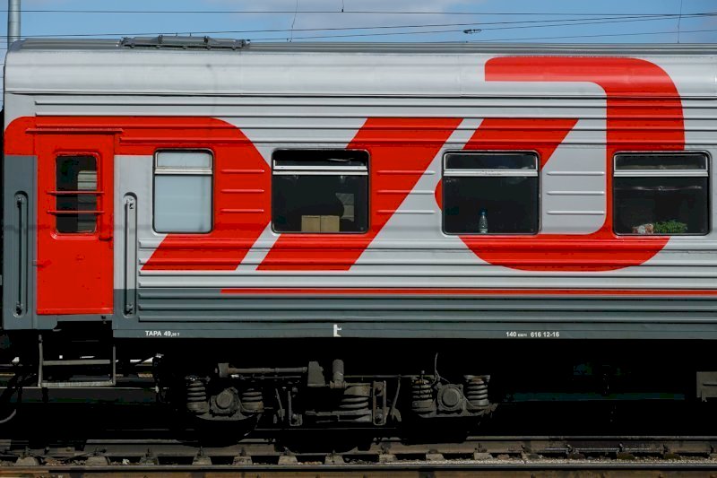 Поезд Челябинск – Екатеринбург застрял на полпути из-за снегопада