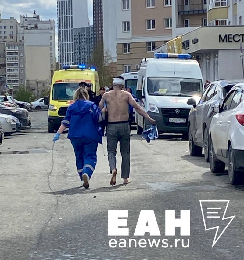 Жители винят медиков и МЧС: что происходило во время пожара на Союзной в Екатеринбурге. ВИДЕО