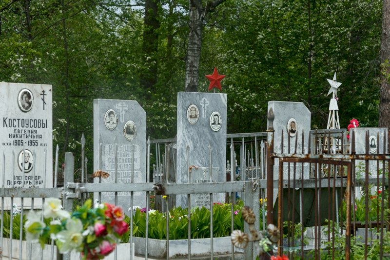 Жителей свердловского города попросили не ездить на могилы в Радоницу 