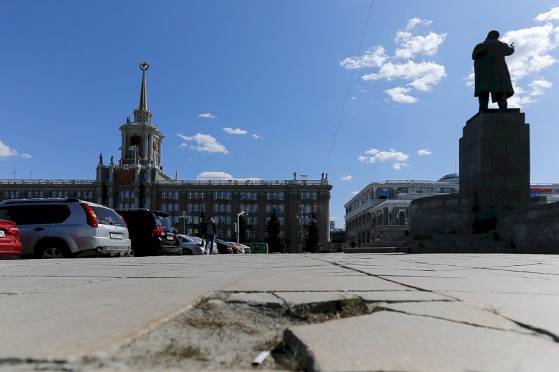 Парковку в центре Екатеринбурга заставят домами на колесах и фудтраками