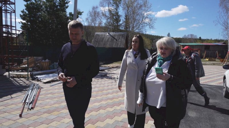 Свердловский депутат проверил знаковую стройку в поселке под Верхней Пышмой. ФОТО