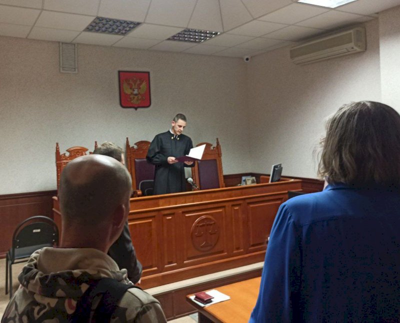 Суд отменил решение о выдворении семьи Морозовых из Екатеринбурга