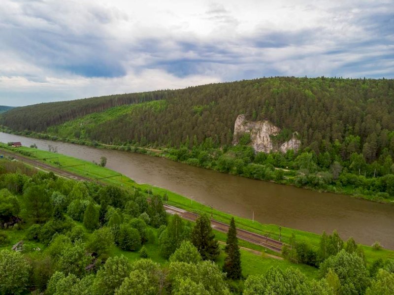 Лагерь для взрослых, вертолетный тур или конный поход: как провести отпуск на Урале 