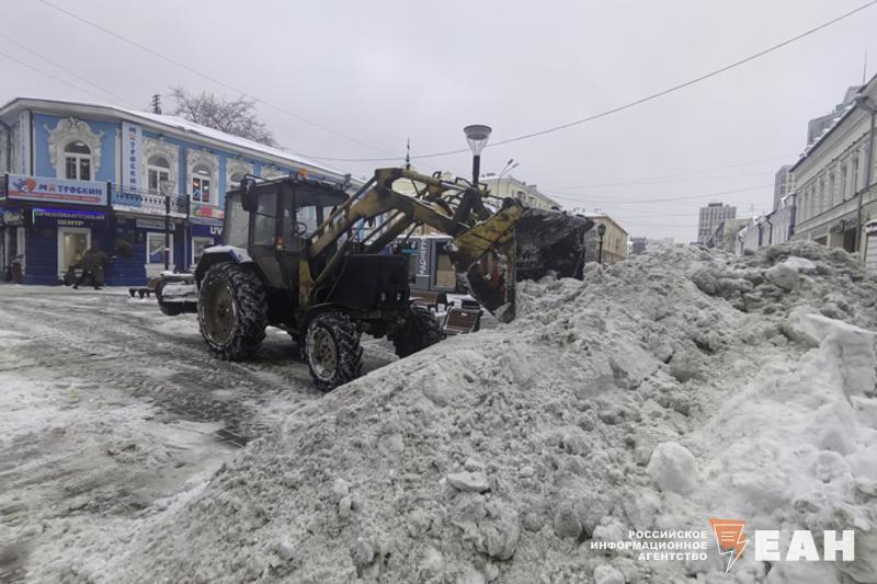 В Свердловской области убирают последствия снегопада