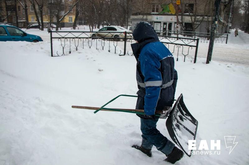 Дворников и медиков сильнее всего не хватает Свердловской области