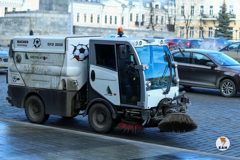 Движение транспорта парализовано в Екатеринбурге