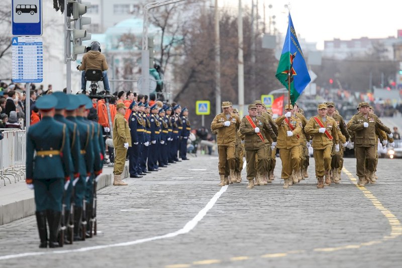 Волга на параде победы