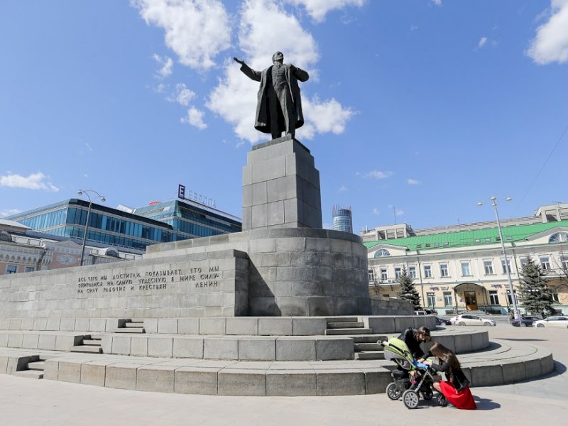 Екатеринбург список. Всемирное культурное наследие Свердловской области в Екатеринбурге. Екатеринбург площадь камни. Клуб рубеж Екатеринбург площадь 1905. Свердловская область, Екатеринбург, пл. 1905 года Пасаж.