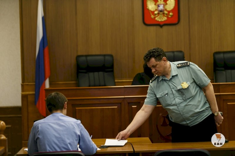 Пристав суд присяжных. Присяжные оправдали убийцу. Свердловский областной суд Александрова.