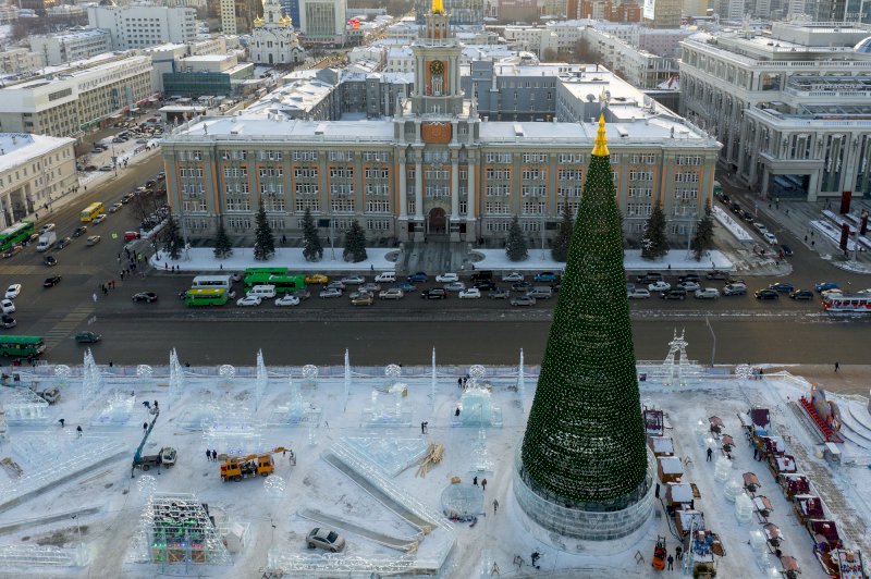 Главная площадь екатеринбурга фото