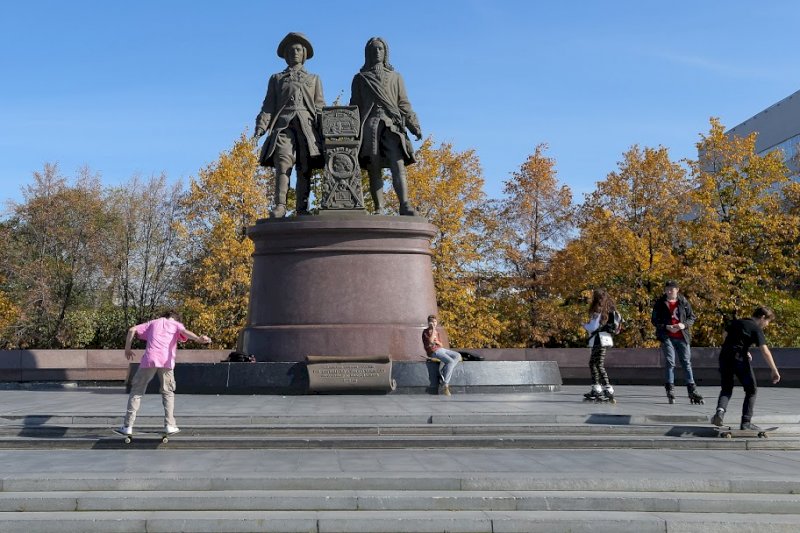 Фото обелиска в екатеринбурге. Памятники Екатеринбурга 2021. Памятники посвященные 9 мая. В городе Казани памятник памятники к Дню Победы. ЕКБ памятник ВКОНТАКТЕ.