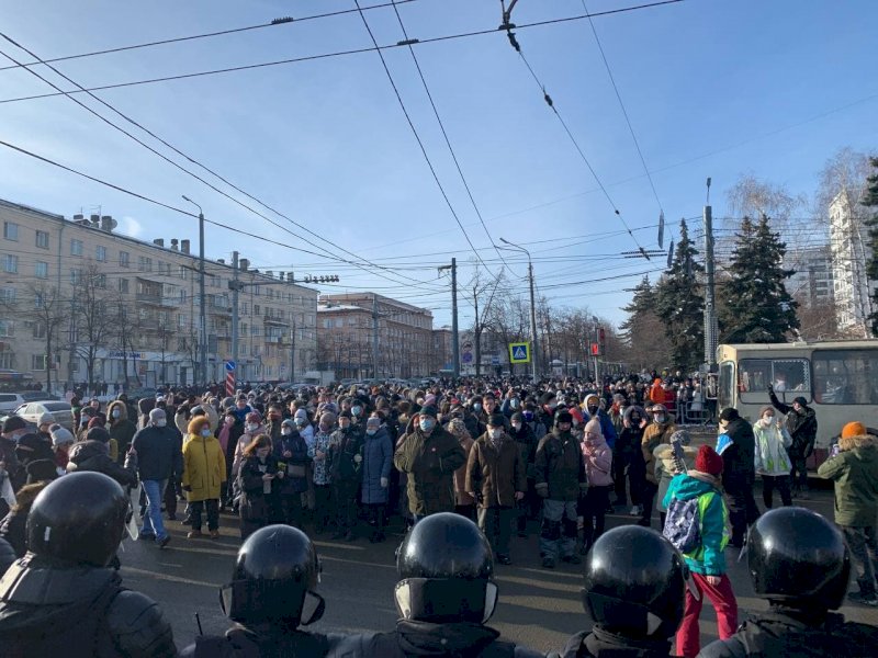 Митинги ст. Митинг в Челябинске. Митинг шествие. Митинг в Челябинске сегодня. Фото с митинга Челябинск.